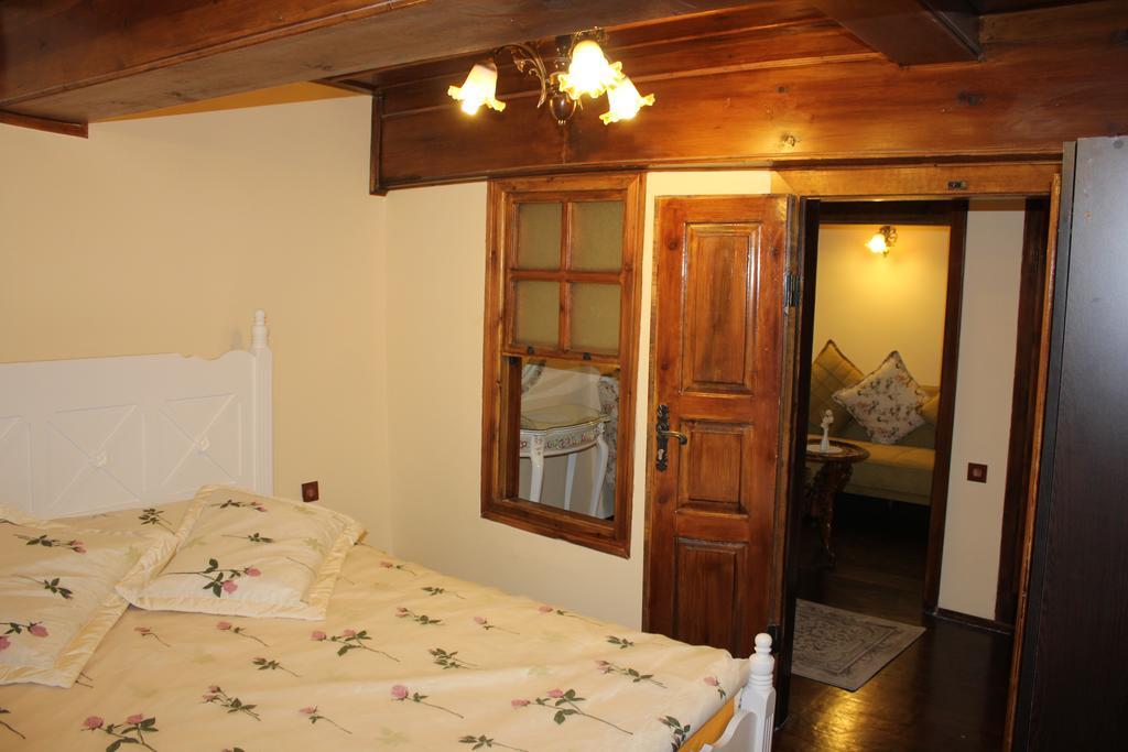 Hotel Papazin Konagi Ayvalı Habitación foto