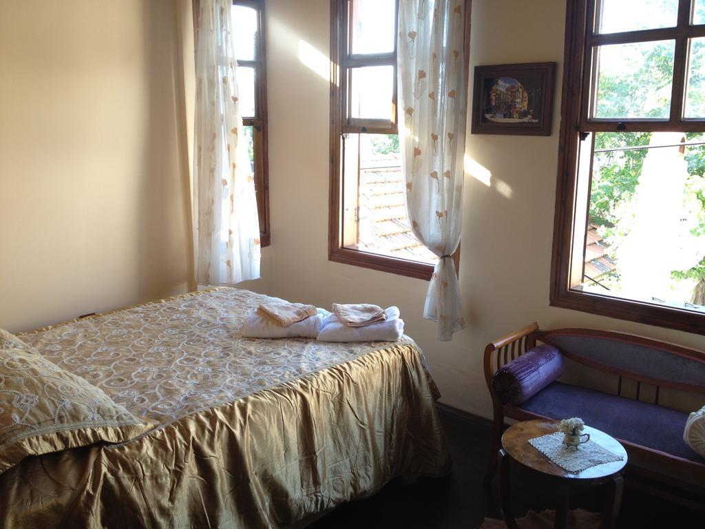 Hotel Papazin Konagi Ayvalı Habitación foto